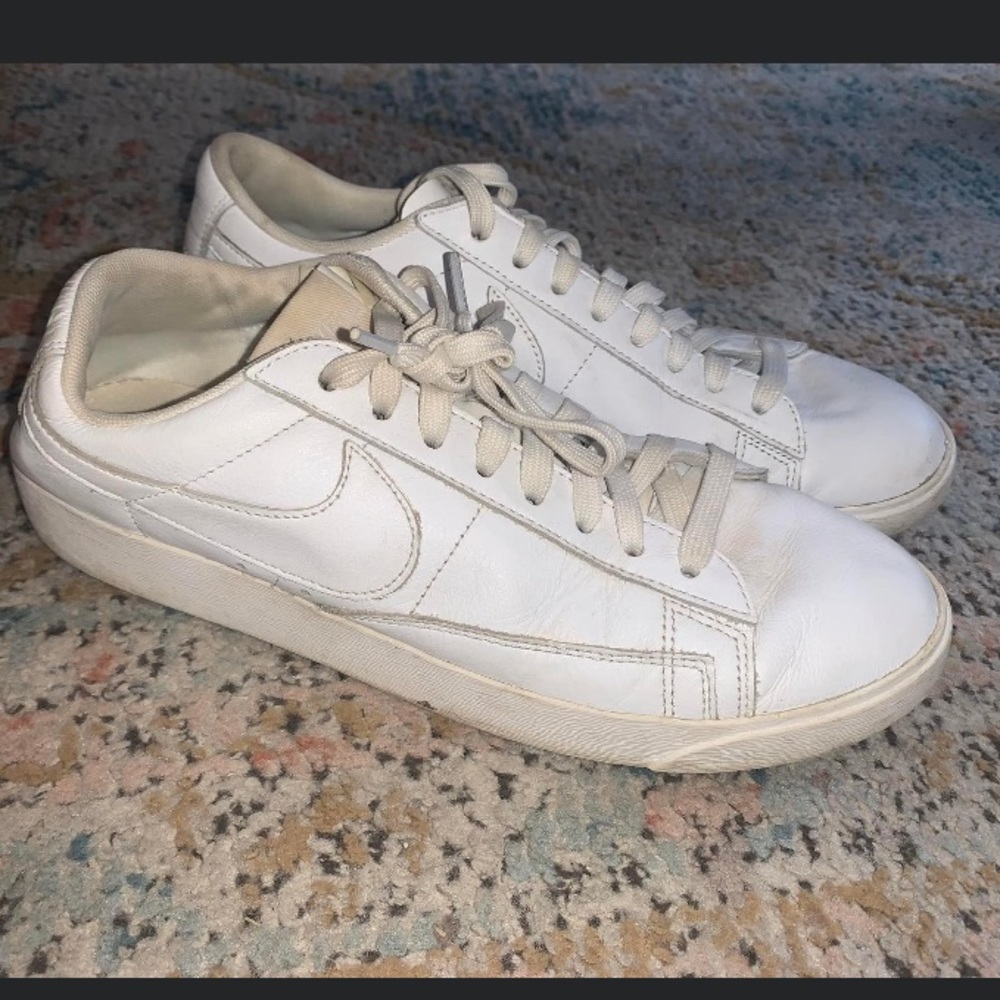 Vintage nike sneakers